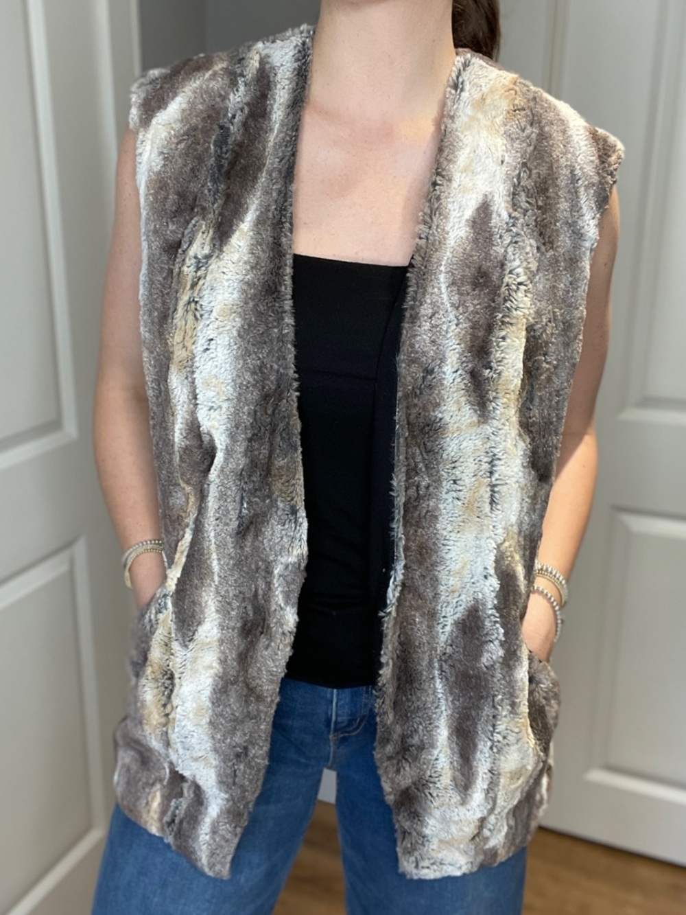 Hilary MacMillan Faux Fur Open-Front Vest - Picture 9 of 9